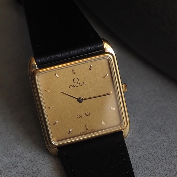 OMEGA DE VILLE Reloj de pulsera de cuarzo cuadrado Color dorado Acero inoxidable Cuero negro Unisex Vintage Antiguo Auténtico