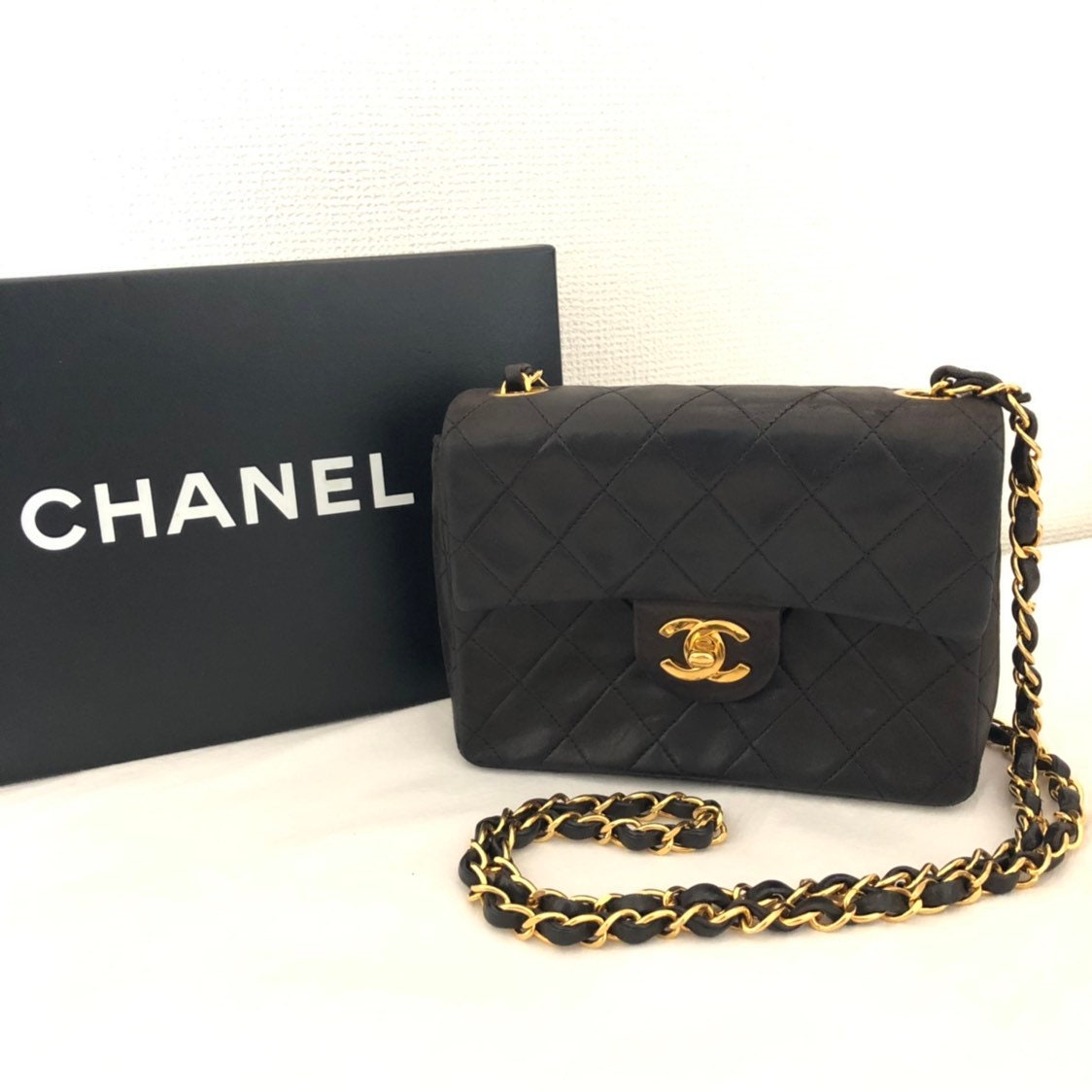 Chanel Chanel Matelasse Mini Chain Shoulder Pink Silver Hardware A69900  Women's Lambskin Bag