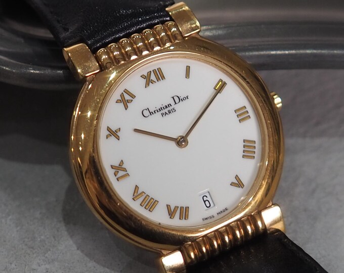 Trendy Diamond-Shaped Roman Dial Quartz Watch