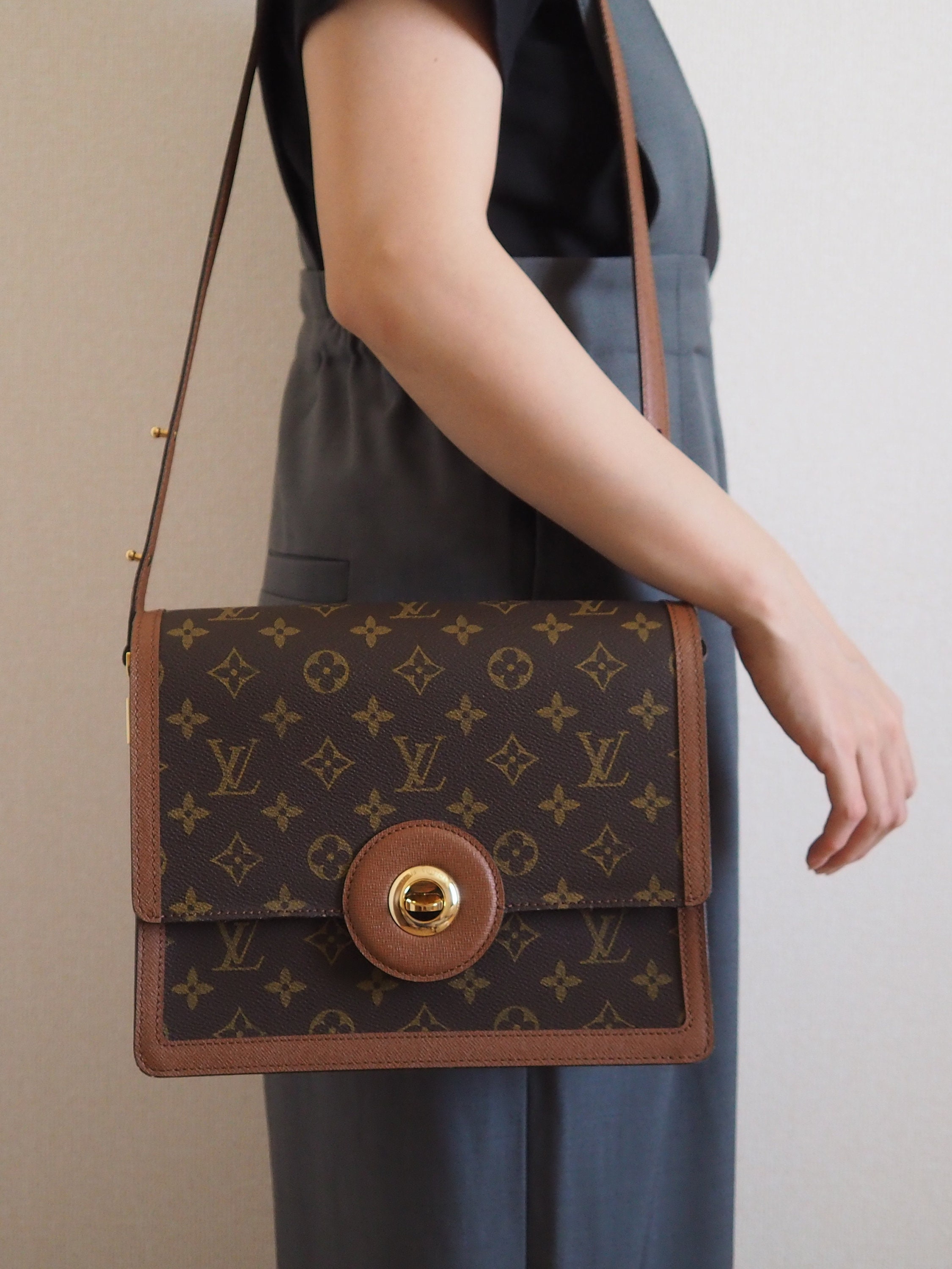 louis vuitton vintage monogram shoulder bag