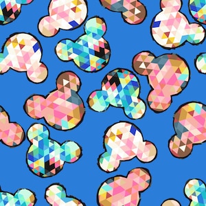 Puede incluir: Un patrón sin costuras de cabezas de Mickey Mouse geométricas y coloridas sobre un fondo azul brillante.