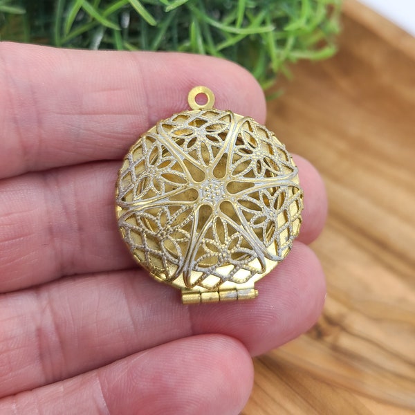 Fancy Patina Filigree Brass Charm Locket - Open Faced Lockets - Picture Necklace Locket - Vintage Brass Lockets - Lockets For Necklace Photo