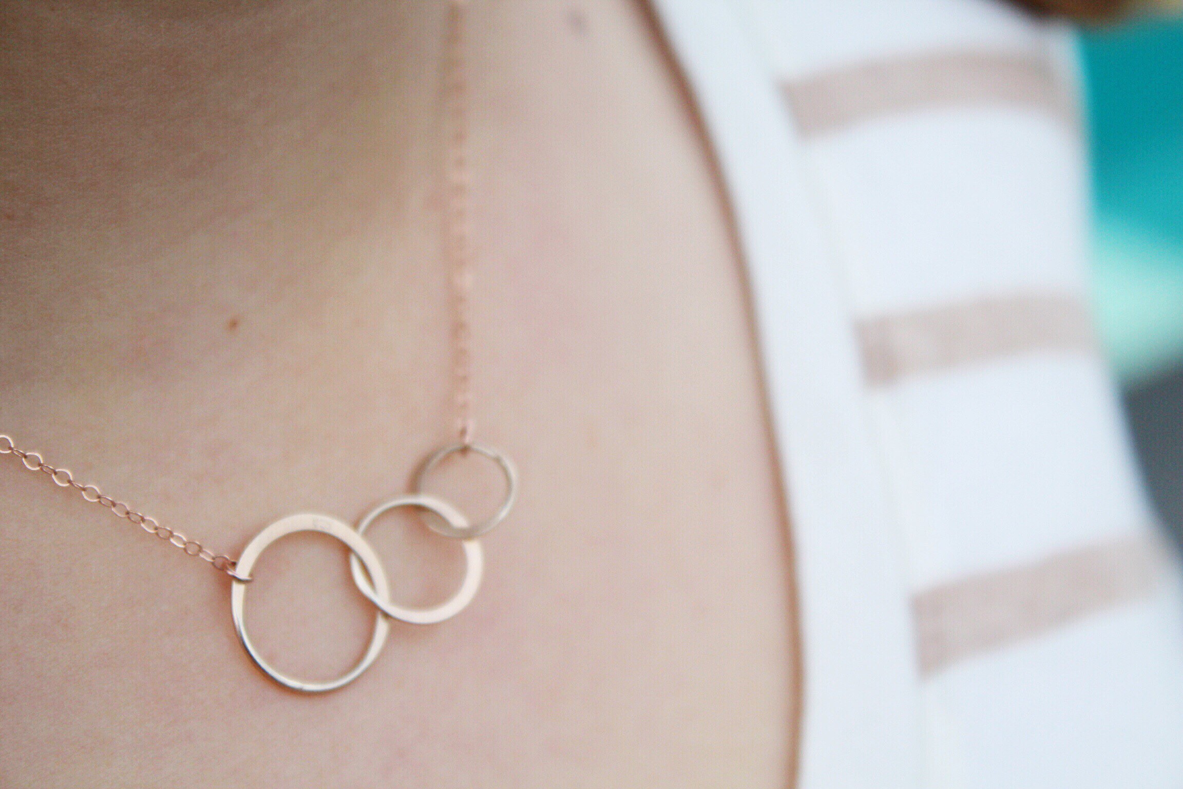 interlocking circle necklace rose gold