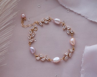 Pearl Bridal Bracelet, Gold Pearl Wedding Bracelet, Bridesmaid gifts, Bracelet for Bride, Crystal Bridal Bracelet, Wedding Day Jewelry