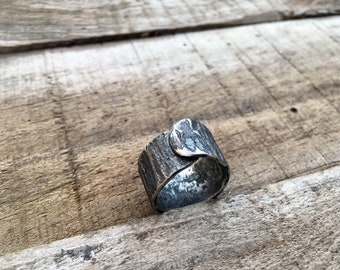 Hand forged 'wood grain' ring. Viking ring, hand forged ring, pagan wedding ring.