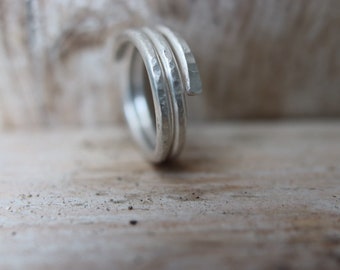 Hammered silver winding ring