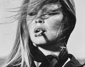Póster de Brigitte Bardot con estampado de moda de Hollywood, foto de 16x20 pulgadas, arte de pared en blanco y negro, imprimible, descarga digital instantánea.
