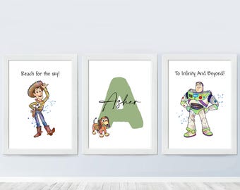 Juego de 3 impresiones de nombre personalizadas de Toy Story con citas Woody Buzz Wall Art Poster Nursery Printable Baby Room Decor Descarga digital