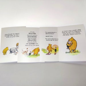 Set di 4 biglietti con citazioni di Winnie The Pooh Confezione multipla di biglietti con stampe divertenti di Winnie The Pooh con buste Nota vuota