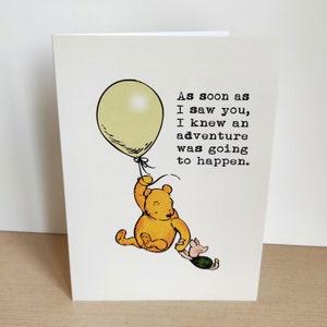 Winnie de Poeh-citatenkaarten Zodra ik je zag, wist ik dat er een avontuur ging gebeuren... Winnie de Poeh-cadeaubonnen 2KOPEN + 1GRATIS