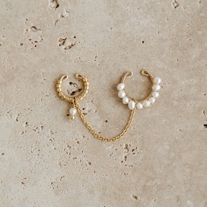 Doppio orecchino "Passione" - perla d'acqua dolce, dorata con oro fino - polsino con piercing finto - accumulo - regalo per lei