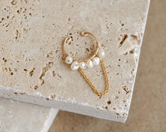 "Summer" ear ring - freshwater pearl, gilded with fine gold - fake earcuff piercing - accumulation - gift for her