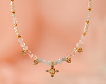 Collier "Achille" - opale, doré à l'or fin - ras de cou perlés - ésotérique et cosmique - fin et délicat - cadeau pour elle