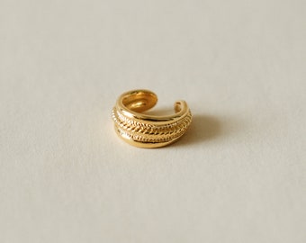 "Isma" earring - gilded with fine gold - ear jewelry - earcuff earrings - minimalist - gift for her