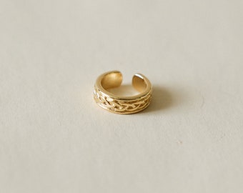 "Bronwen" ear ring - gilded with fine gold - fake ear piercing - tragus helix earcuff - ear jewel - gift for her