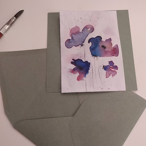 Biglietto d'auguri in carta kraft verde, dipinto a mano con acquerelli, personalizzabile. Handmade watercolor greeting card, customizable.