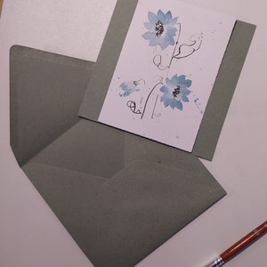 Biglietto d'auguri in carta kraft verde, dipinto a mano con acquerelli, personalizzabile. Handmade watercolor greeting card, customizable.