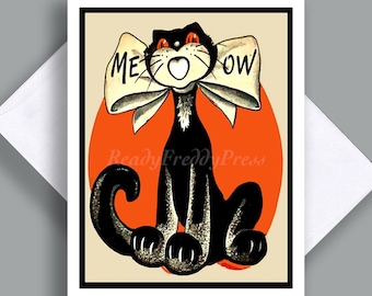 Puede incluir: Tarjeta de felicitación de Halloween de estilo vintage con un gato negro con un lazo grande y la palabra "MEOW". El gato está sobre un círculo naranja, con fondo crema y borde negro. La tarjeta está sobre un fondo blanco.