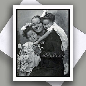 Grußkarte/ Vintage Bild/ Mütter und Töchter/ Muttertag/ Afroamerikaner/ Umarmungen/ Lächeln/ 1940s/ Einzelkarte/ Innen blanko