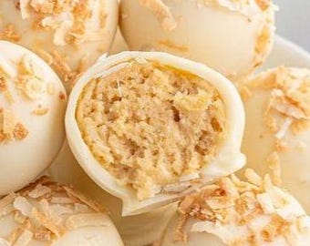 Trufas de pastel de piña colada, piña y coco, un capricho isleño.