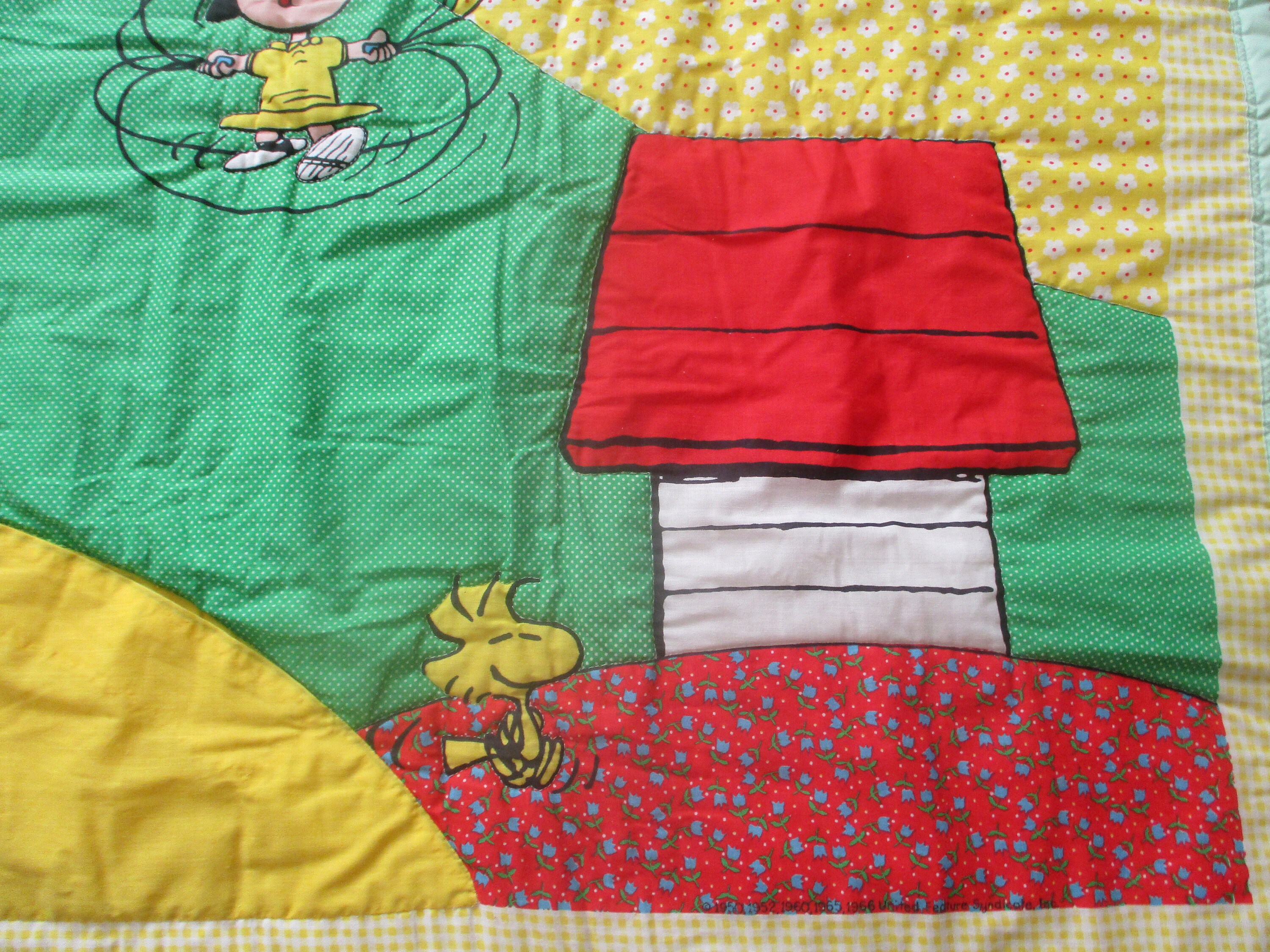 Charlie Brown Lucy Woodstock Peppermint Patty Sally Baby Quilt, Vintage