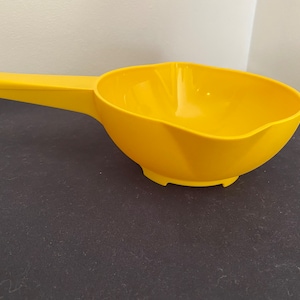 Vintage Tupperware Strainer 1200-10