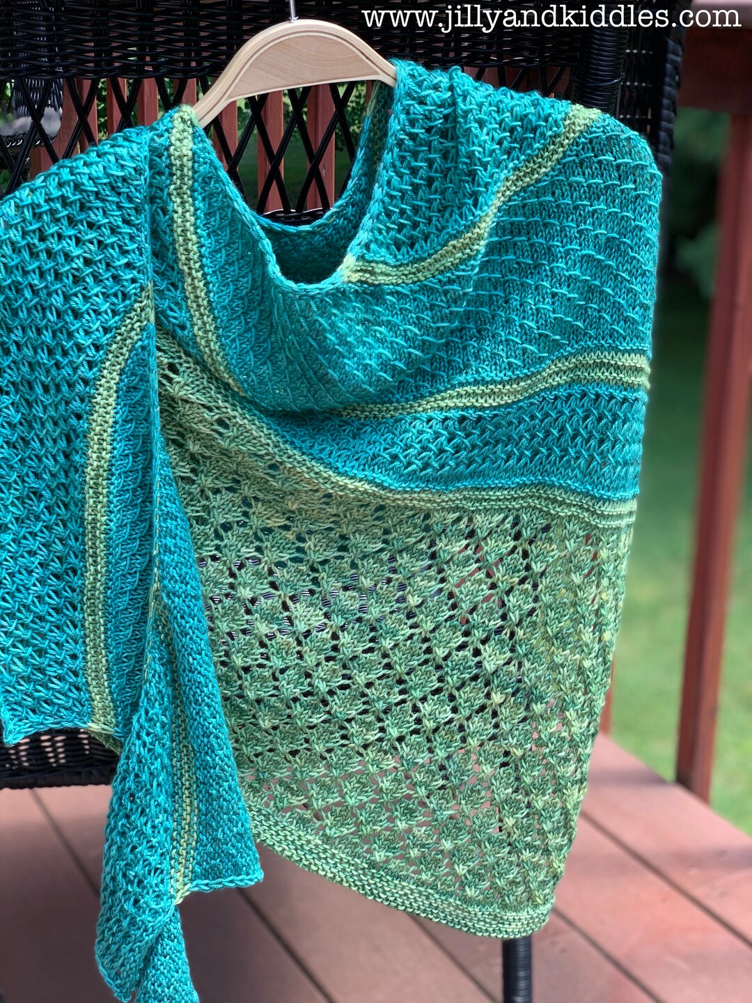 Mermaids in the Waves Lace Shawl Knitting Pattern for Two Colors ...