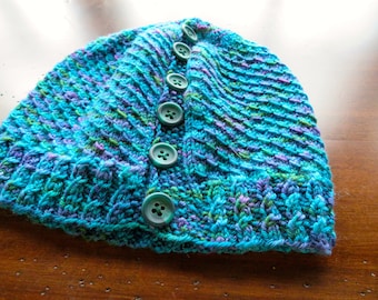 Mermaid Scales ponytail hat knitting pattern, messy bun beanie knitting pattern, knit ponytail hat pattern, sock yarn hat knitting pattern