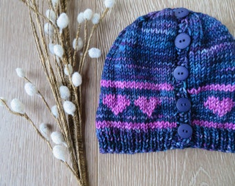 Valentine knitting pattern, hearts knitting pattern, ponytail hat knitting pattern, messy bun hat knitting, knitted messy