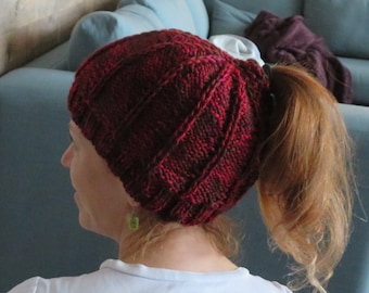 Ponytail Hat Knitting Pattern/ Messy Bun Hat knitting pattern/  messy bun beanie knitting/ hat knitting/ beginner knitting/ beanie knitting