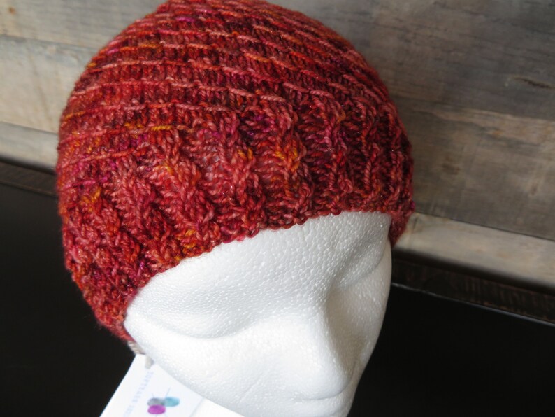 knitted toque Mermaid Scales ponytail hat knitting pattern messy bun beanie knitting pattern KNITTING PATTERN knit ponytail hat pattern