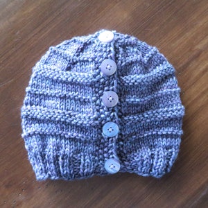 Knitting pattern, Easy Trails ponytail hat pattern,  ponytail hat knitting pattern, messy bun beanie knitting pattern, gift knitting