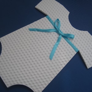 Dulce Espera / Nacimiento / Bautismo - Tarjeta de felicitación traje de bebé