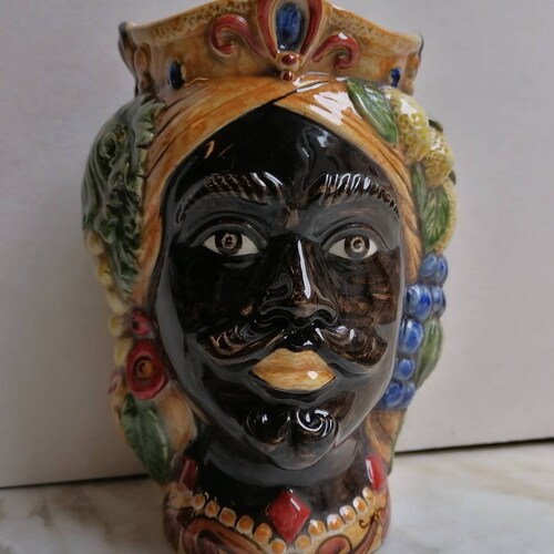 Sicilian head vases, dark shops brown heads h 20 cm