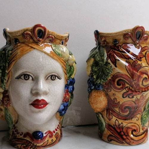 Sicilian head vases, dark shops brown heads h 20 cm