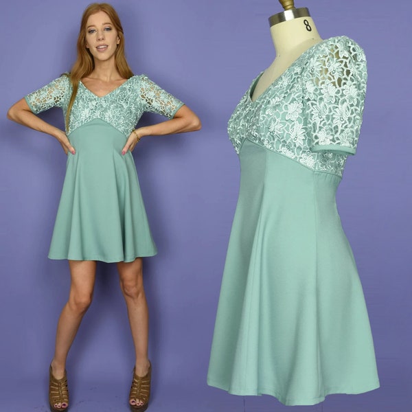 C'est ma fête vintage des années 1990 robe XS doux pâle sarcelle vert à manches courtes crêpe & dentelle Flirty Party Cocktail des années 90 Mini - taille très petite