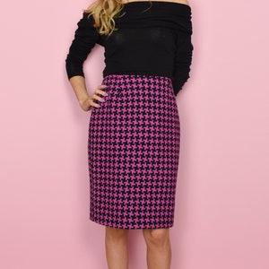 1980s SADIE Vintage Skirt XS / Pink & Black Designer Houndstooth Pencil Skirt - Retro Cool New Wave Mod Graphic Pattern - Size Small