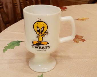 1975 Marriott's Great America Milk Glass Tweety Bird Mug