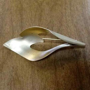 Vintage Costume Jewelry Brooch