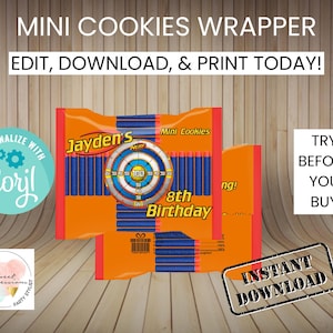 Puede incluir: Envoltorios de mini galletas naranjas con un diseño de diana azul y blanco, con la etiqueta "8º Cumpleaños de Jayden". Los envoltorios tienen rayas azules y el texto "Mini Cookies". El diseño incluye el texto "EDIT, DOWNLOAD, & PRINT TODAY!"