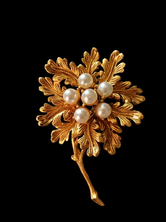 RARE Vintage  Florenza Signed Oak Leaf and Pearl … - image 1