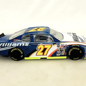 No 27 NASCAR 1:24 ダイキャスト、ケニー ウォレス、2001 モンテカルロ、ウィリアムズ トラベル D-24