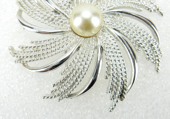 Vintage Costume Jewelry, Silver Pinwheel Brooch w… - image 7