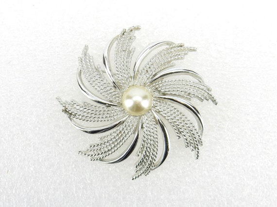 Vintage Costume Jewelry, Silver Pinwheel Brooch w… - image 1