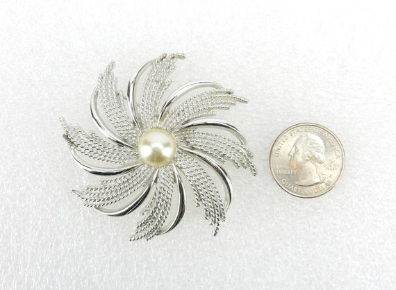 Vintage Costume Jewelry, Silver Pinwheel Brooch w… - image 2