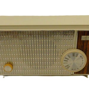 RCA Victor Retro Transistor Table Radio, Solid State, AM Band Only, Working!