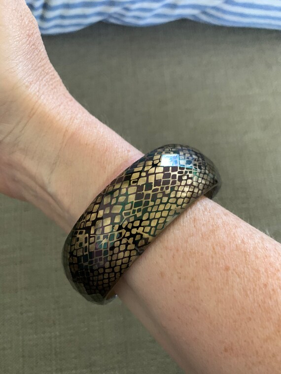 Vintage acrylic snake print bangle bracelet - image 2