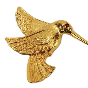 Gold Tone Hummingbird Pin, Pink Gemstone Eye, Vintage Fashion Jewelry, #JWL-347