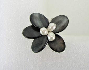 Vintage Costume Jewelry, Black Mother of Pearl, Flower Ring, Baroque Pearls RG18