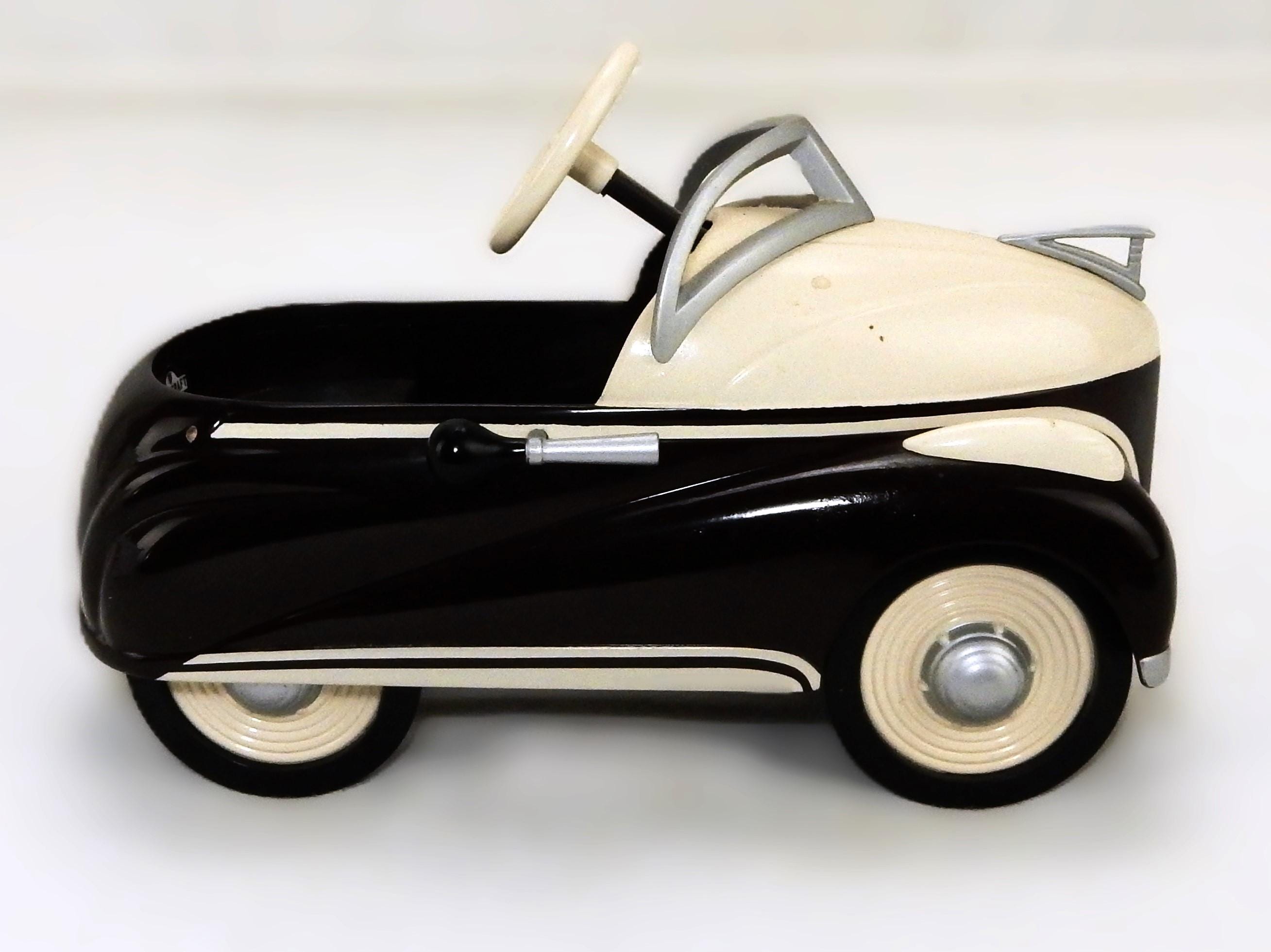Hallmark Kiddie Car, 1939 Murray Steelcraft Lincoln Zephyr Die